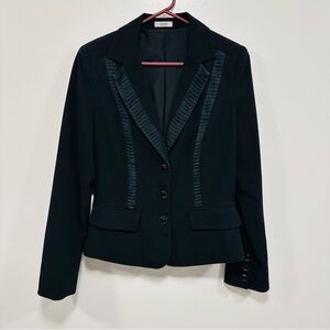 Cache vintage Black Women's Blazer! Silk trim women’s size 6/ medium!